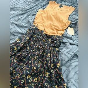 Chaus vintage Black Pleated Skirt with horseshoes & french horns sz Med